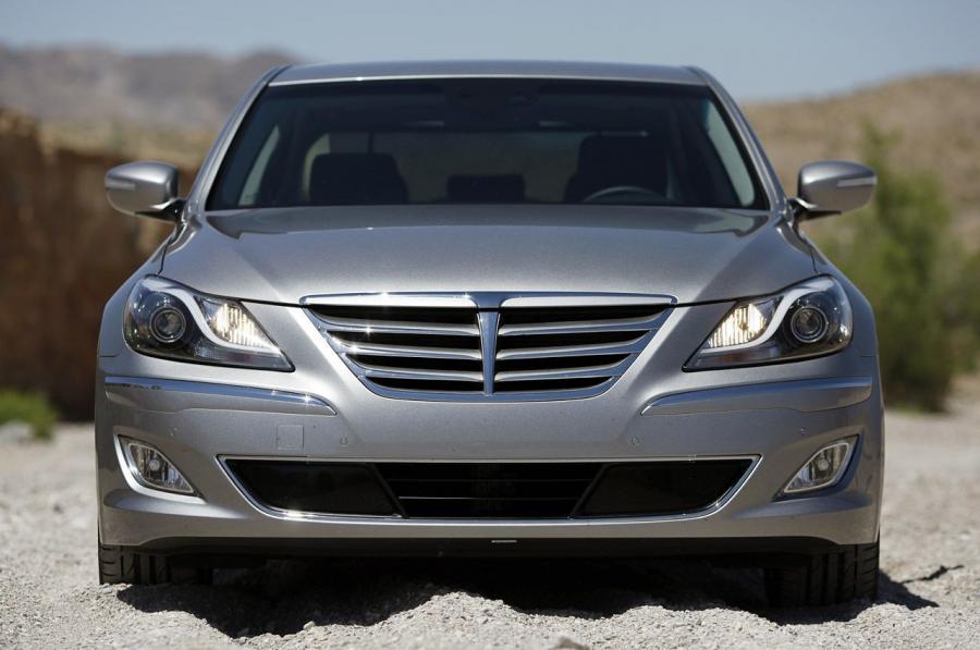  Hyundai Genesis 5.0 R-Spec 2012 года  (фото 5 из 33)